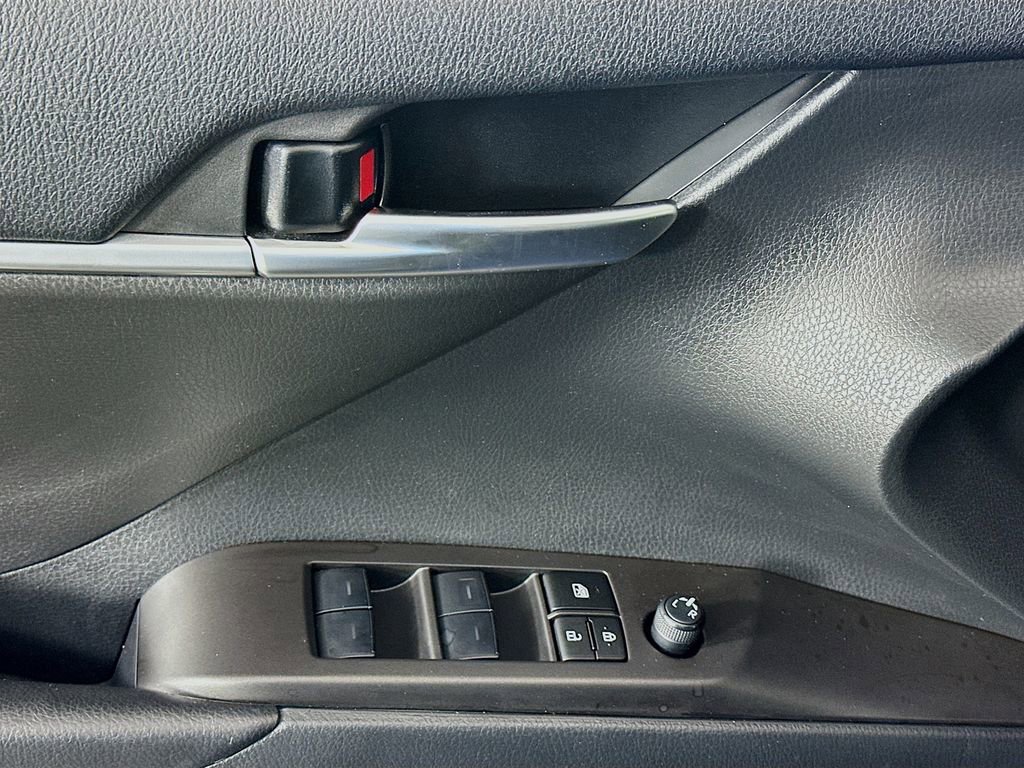 Used 2023 Toyota Camry SE image 17