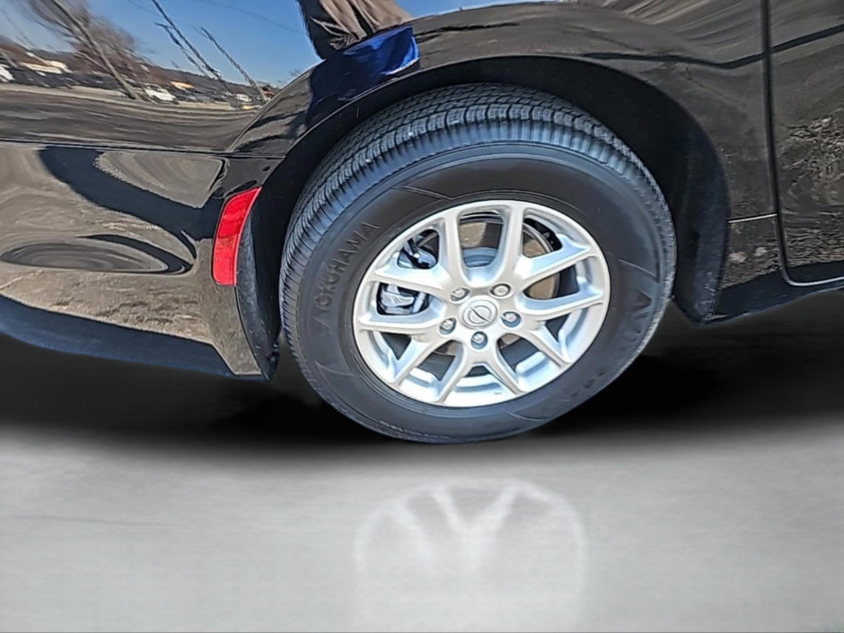 Used 2026 Chrysler Pacifica Select image 14