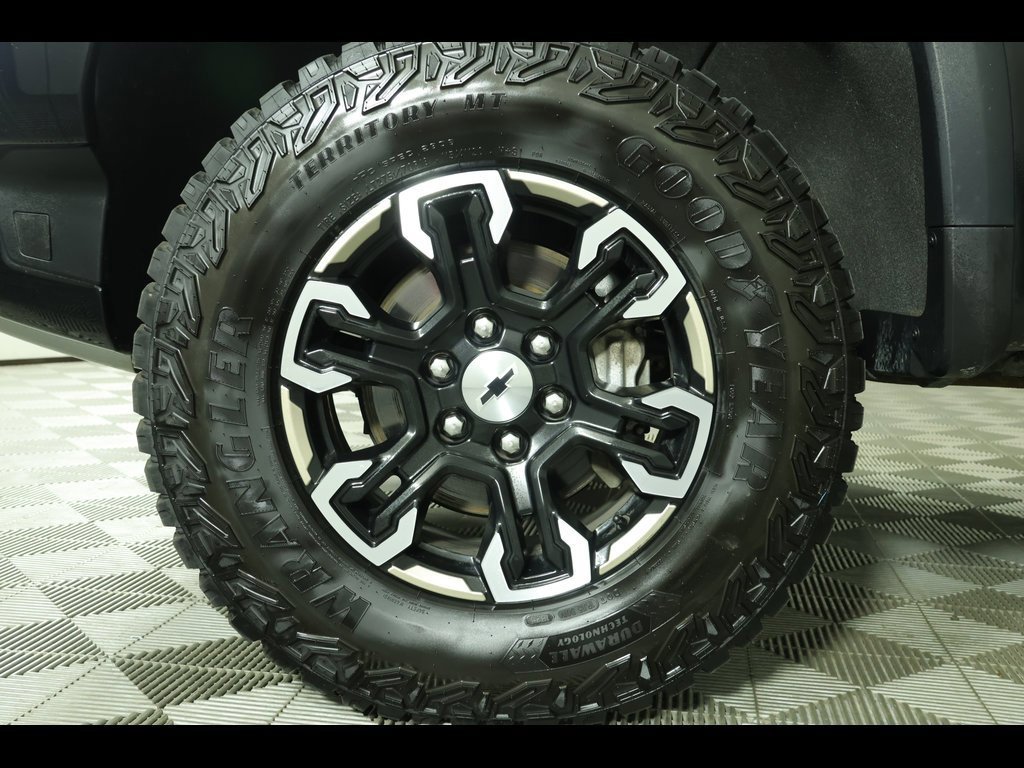 Used 2022 Chevrolet Silverado 1500 ZR2 w/ Technology Package image 9