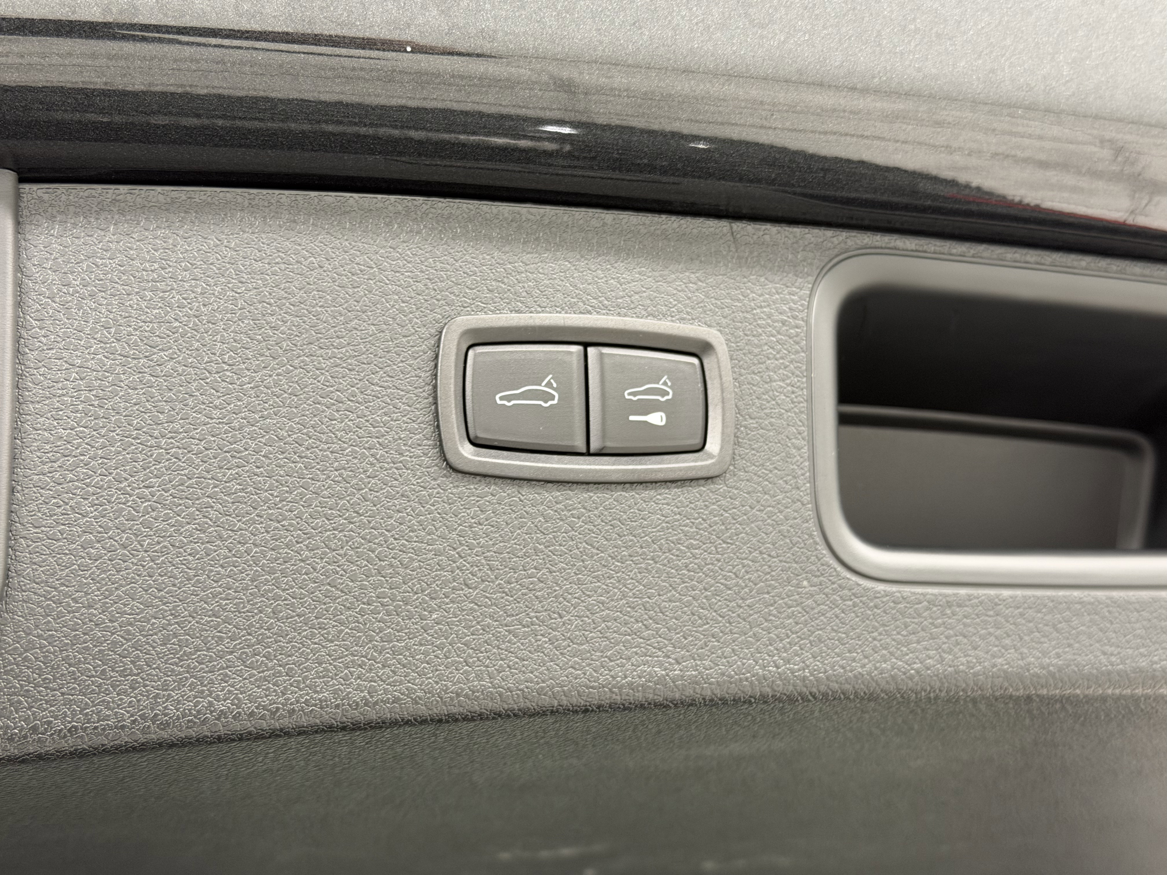 Certified 2025 Porsche Macan image 62