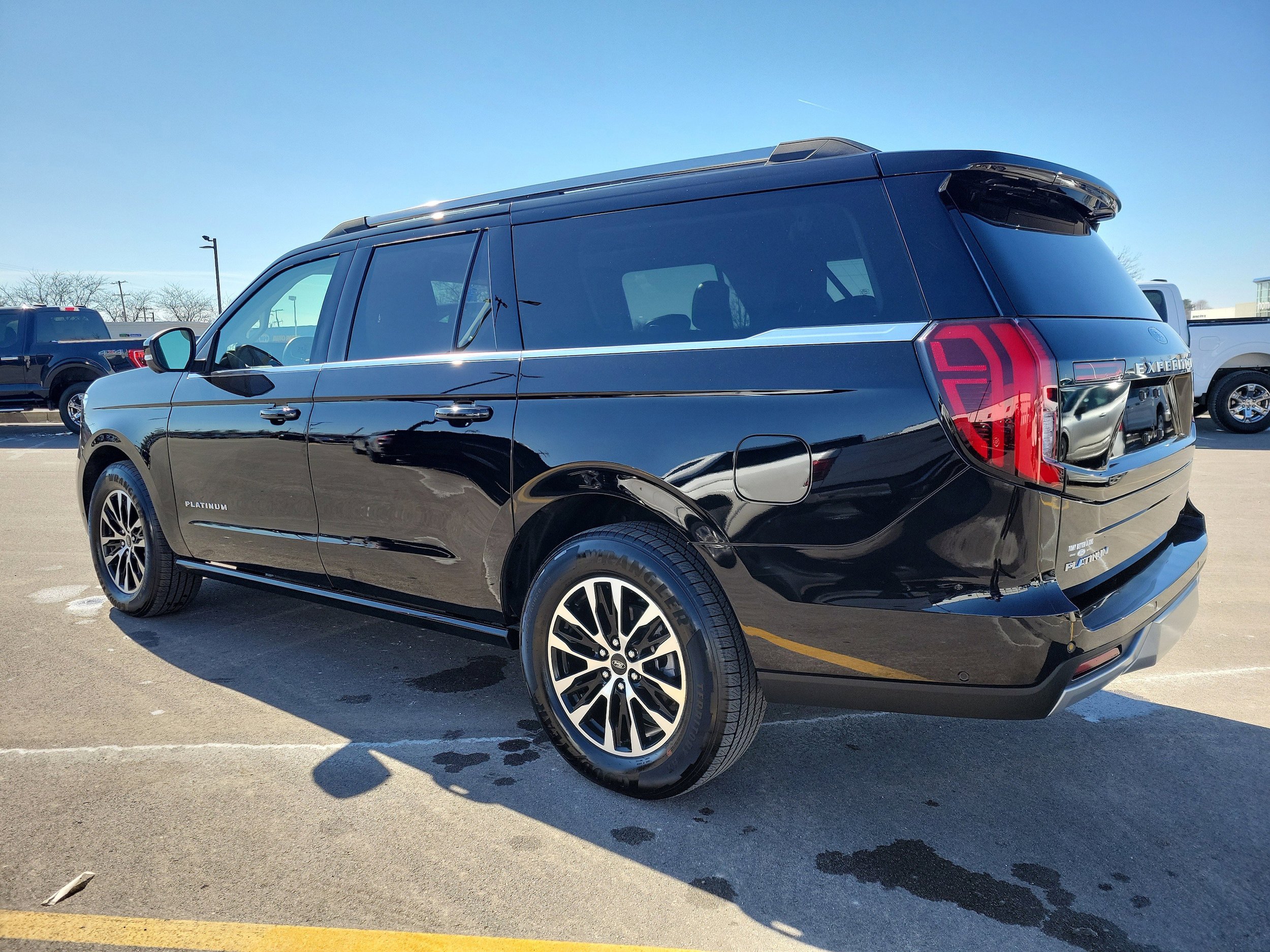 Certified 2025 Ford Expedition Max Platinum image 3