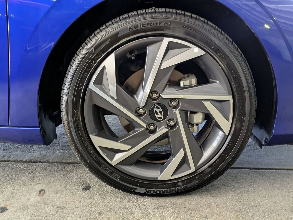 Used 2025 Hyundai Elantra SEL image 30