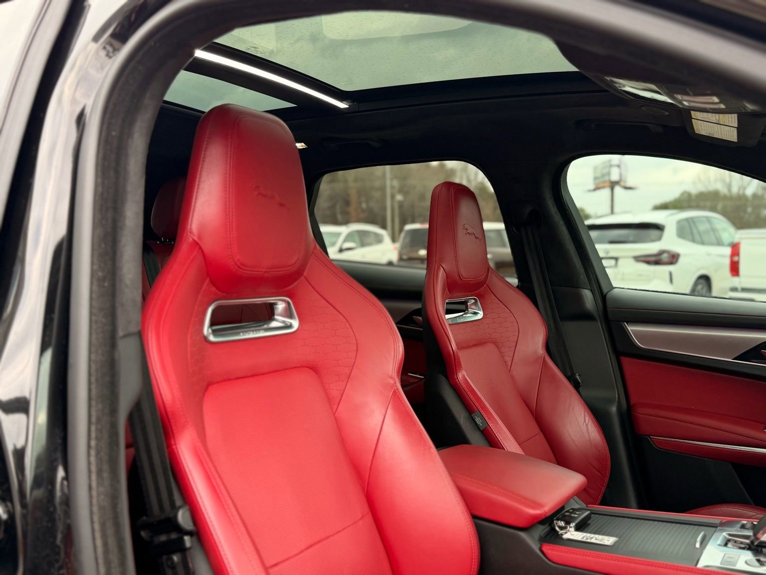 Used 2024 Jaguar F-PACE R-Dynamic S image 25