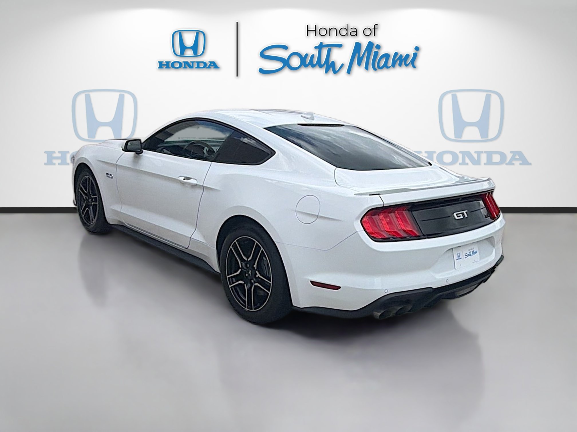 Used 2023 Ford Mustang GT RWD image 5