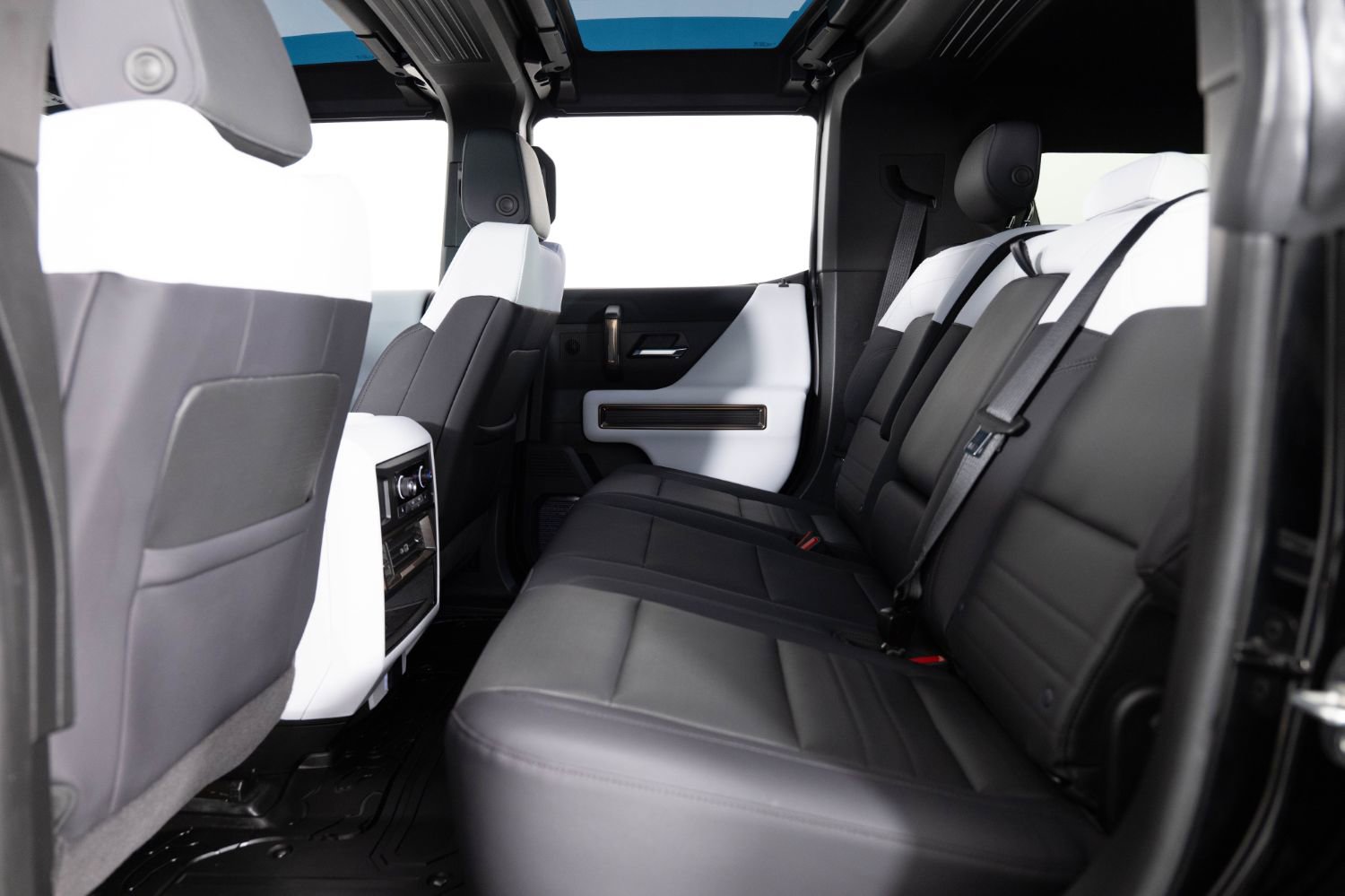 Used 2025 GMC Hummer EV 2X AWD/4WD image 17