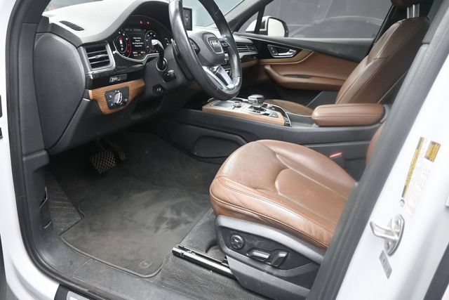 Used 2017 Audi Q7 3.0T Premium Plus w/ Premium Plus Package AWD/4WD image 17