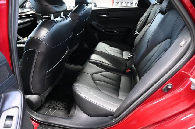Used 2022 Toyota Avalon XLE image 12