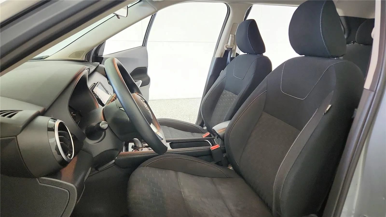 Used 2024 Nissan Kicks SV FWD image 27