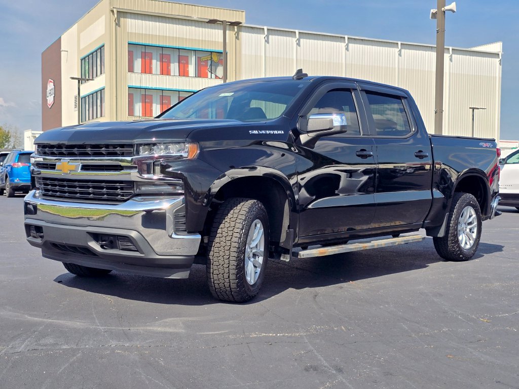 Used 2022 Chevrolet Silverado 1500 LT AWD/4WD image 4