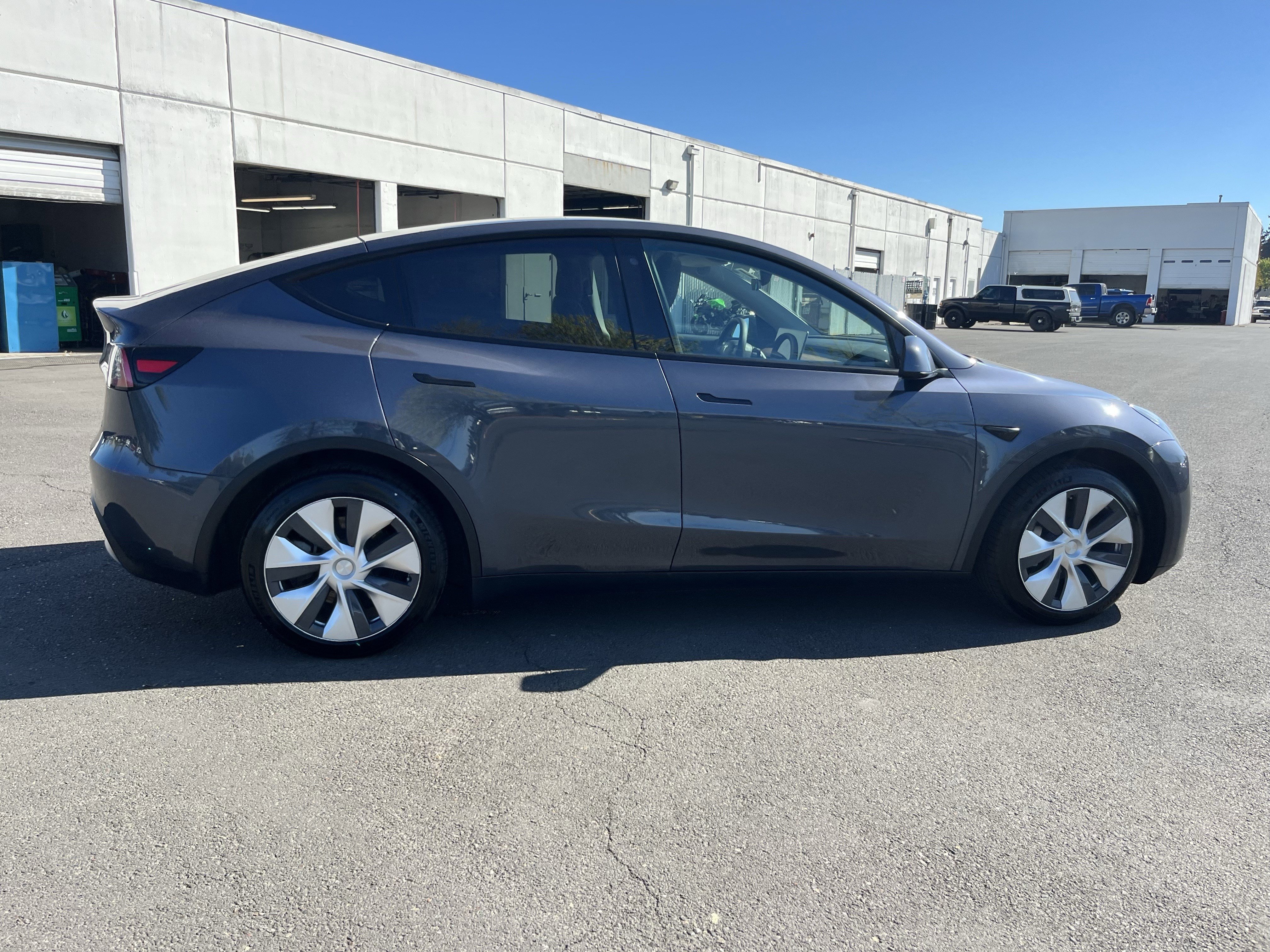 Used 2020 Tesla Model Y Long Range image 6