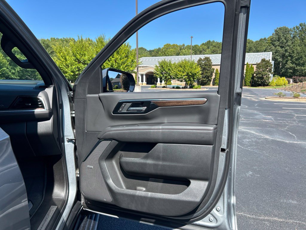 Used 2025 Chevrolet Tahoe High Country AWD/4WD image 68