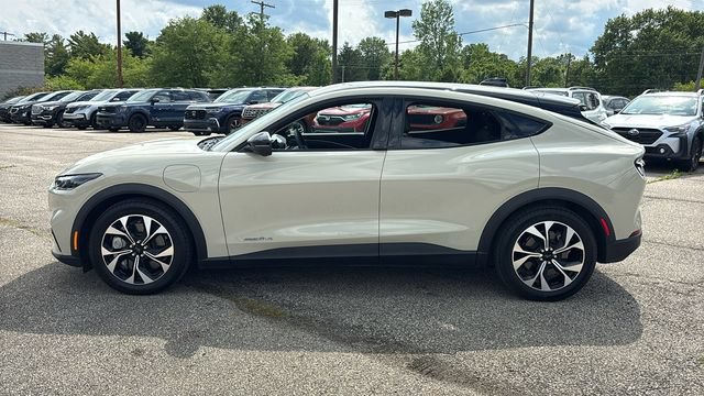 Used 2025 Ford Mustang Mach-E Select AWD/4WD image 4