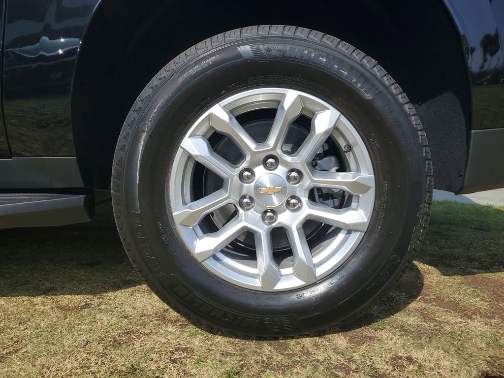 New 2026 Chevrolet Suburban LT w/ Comfort Package image 5