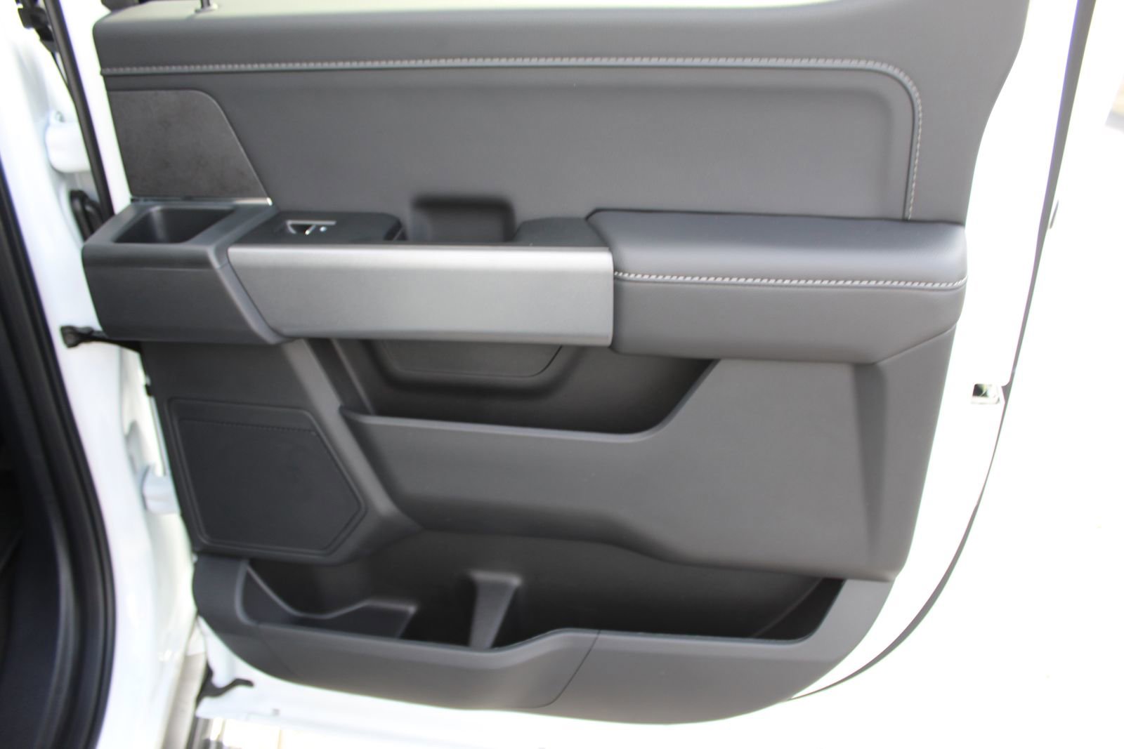 New 2025 Ford F150 XLT w/ Equipment Group 302A MID image 13