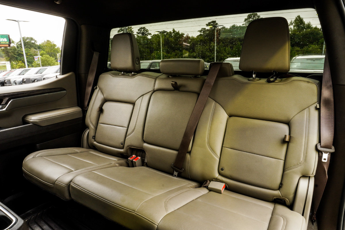Used 2023 Chevrolet Silverado 1500 LTZ AWD/4WD image 38