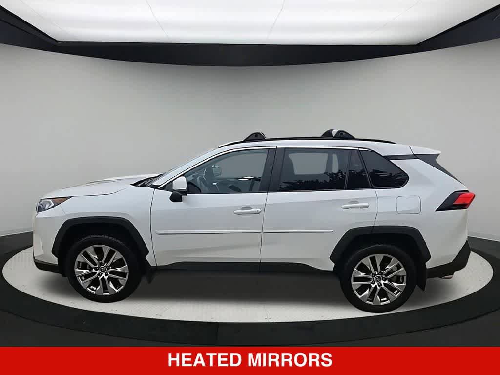 Used 2021 Toyota RAV4 XLE Premium FWD image 5