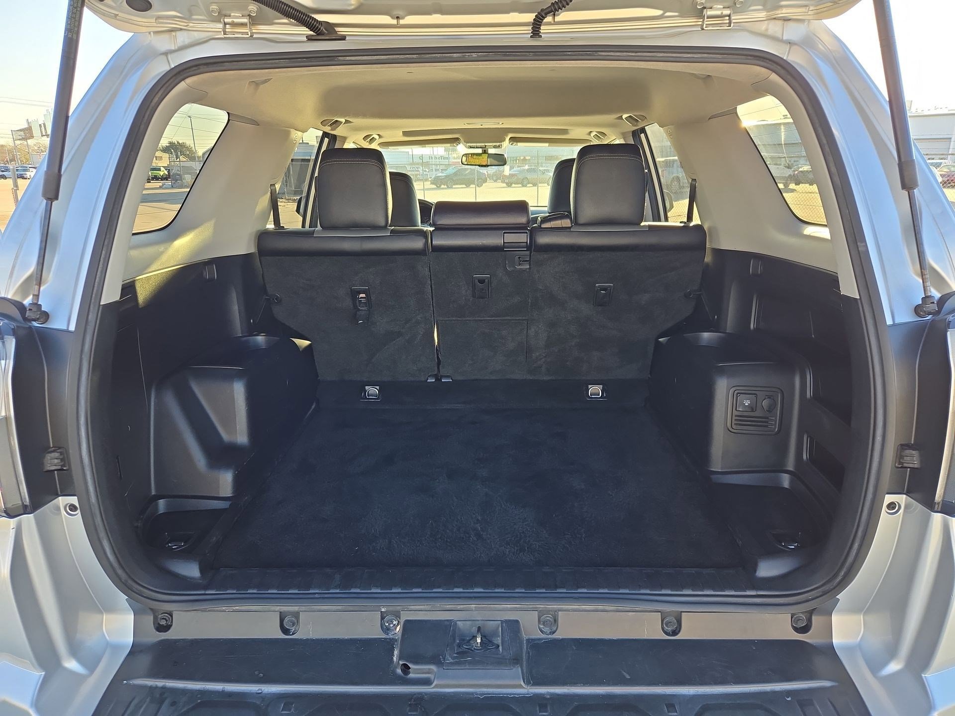 Used 2018 Toyota 4Runner SR5 Premium image 28