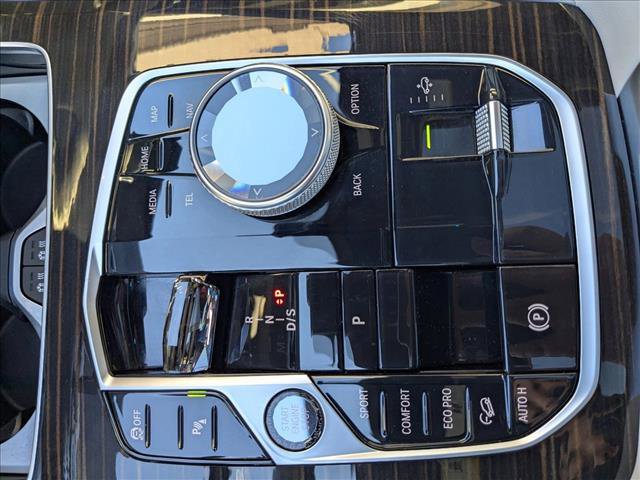 Used 2025 BMW X7 M60i w/ Executive Package image 17