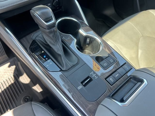 Used 2022 Toyota Highlander Limited FWD image 30