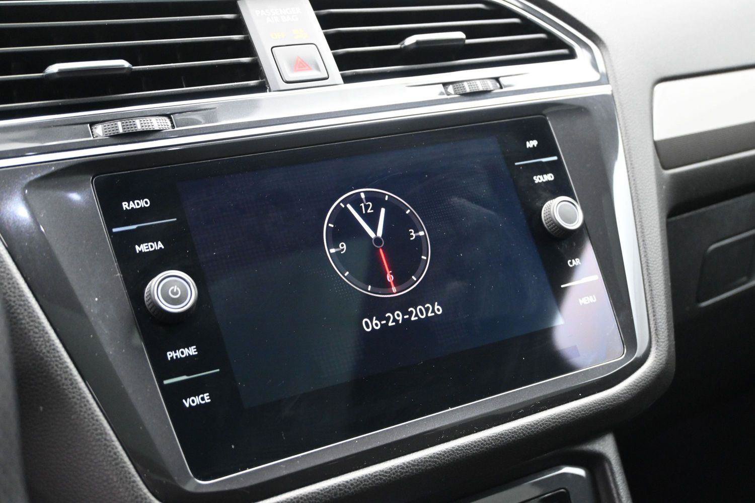 Certified 2023 Volkswagen Tiguan SE R-Line AWD/4WD image 7