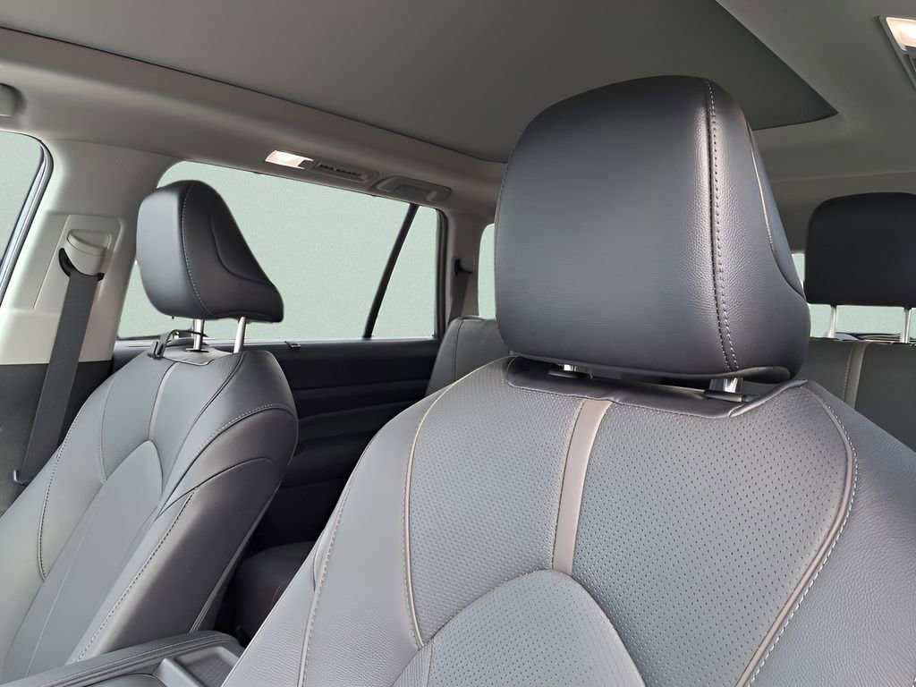 Certified 2024 Toyota Grand Highlander Platinum image 18