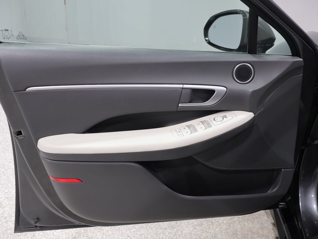 Used 2025 Hyundai Sonata SEL FWD image 13