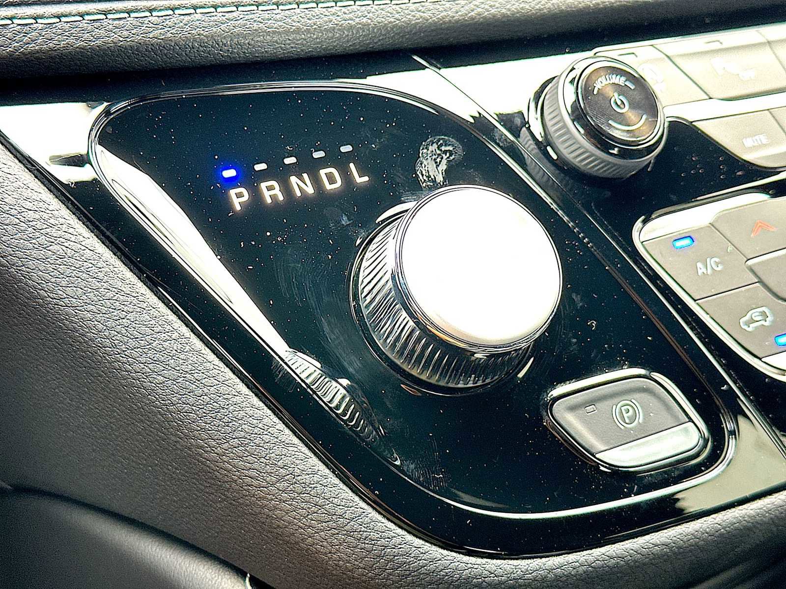 New 2026 Chrysler Pacifica Limited w/ Trailer Tow Group image 22