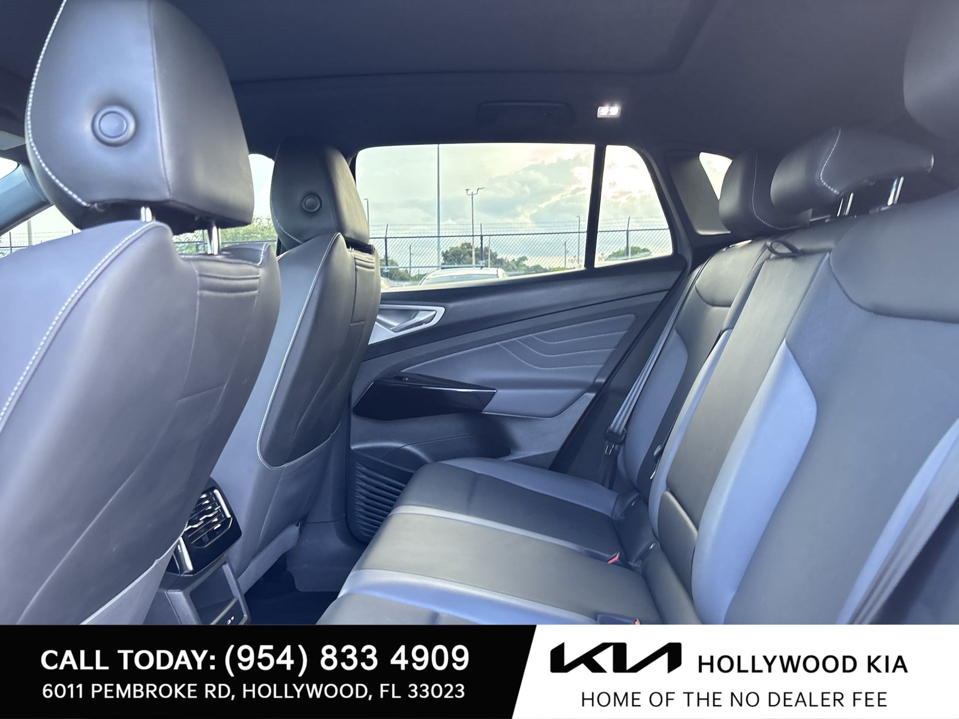 Used 2023 Volkswagen ID.4 Pro S AWD/4WD image 22