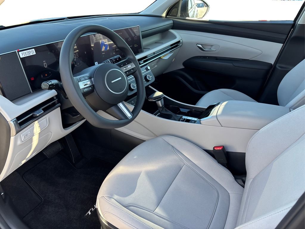 New 2026 Hyundai Tucson SE image 9