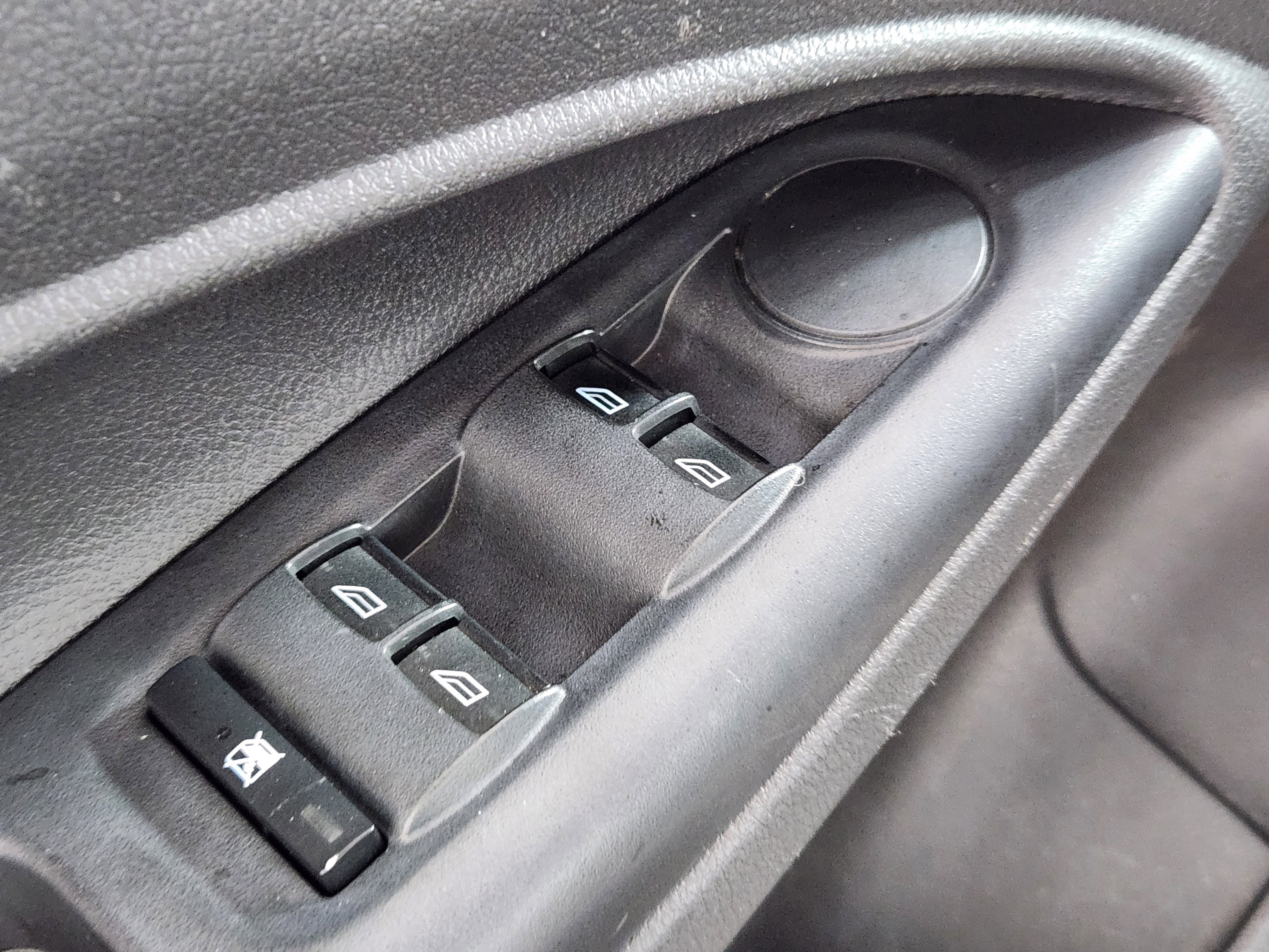 Certified 2018 Ford Transit Connect XL image 18