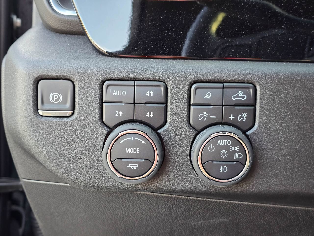 Used 2025 Chevrolet Silverado 2500 LTZ w/ Trail Boss Package image 24