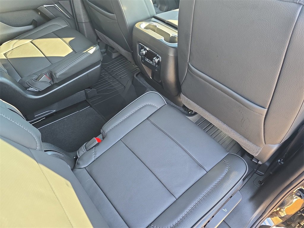 New 2026 GMC Yukon Denali w/ Sun & Power Step Package image 11