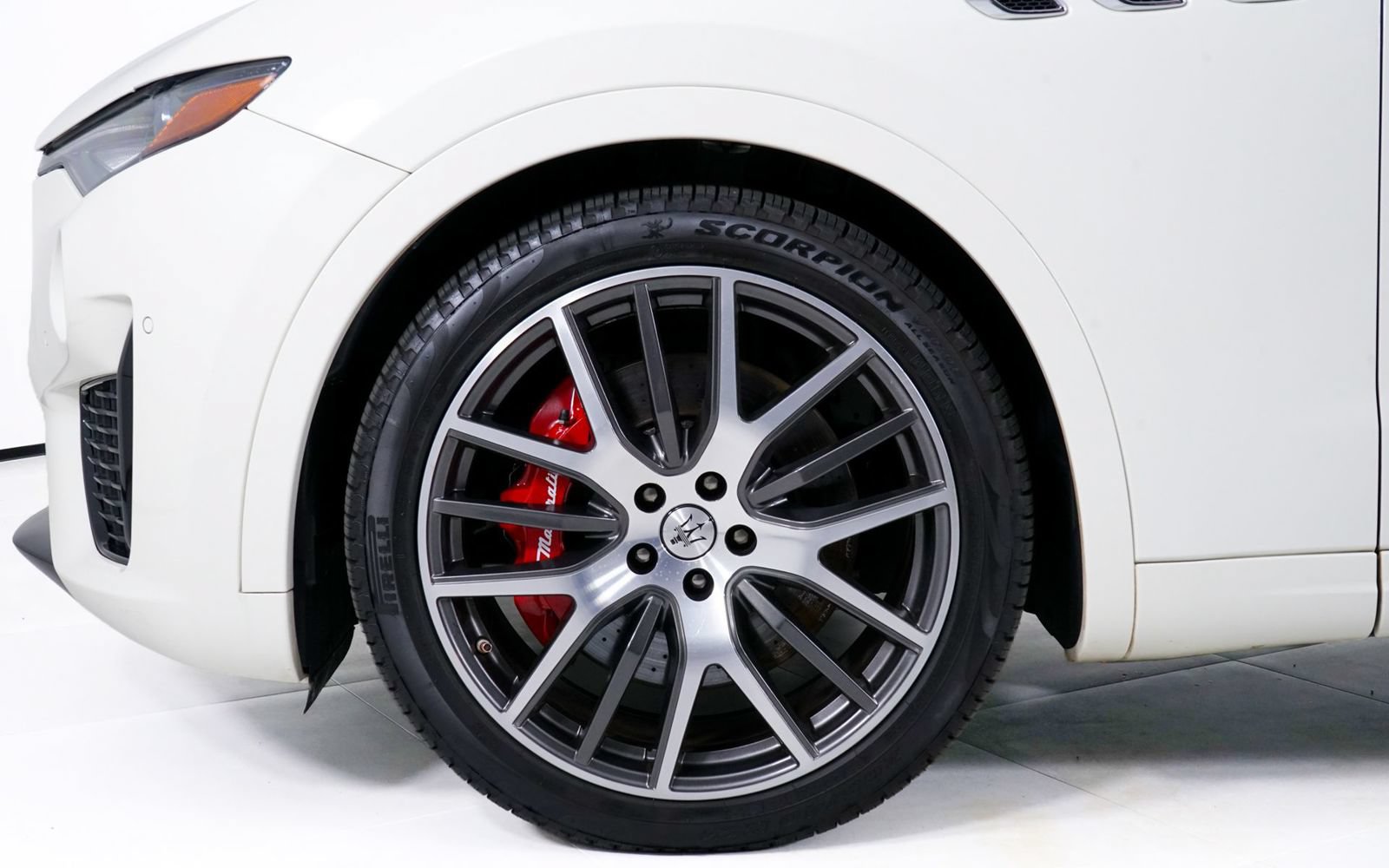 Used 2022 Maserati Levante Modena AWD/4WD image 11