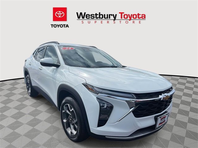 Used 2024 Chevrolet Trax LT w/ Driver Confidence Package