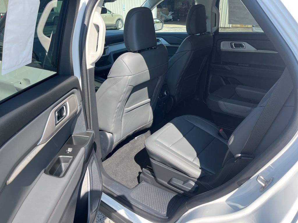 New 2025 Ford Explorer Active w/ Active Comfort Package image 11