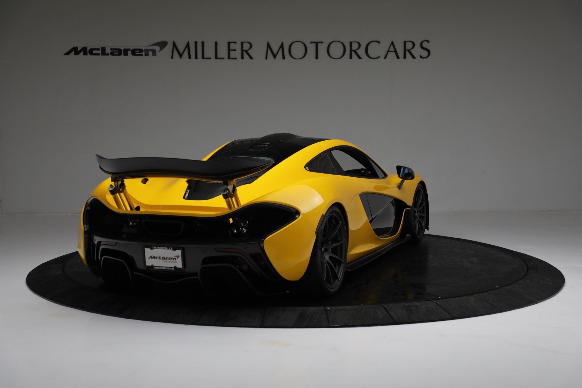 Used 2015 McLaren P1 RWD image 6