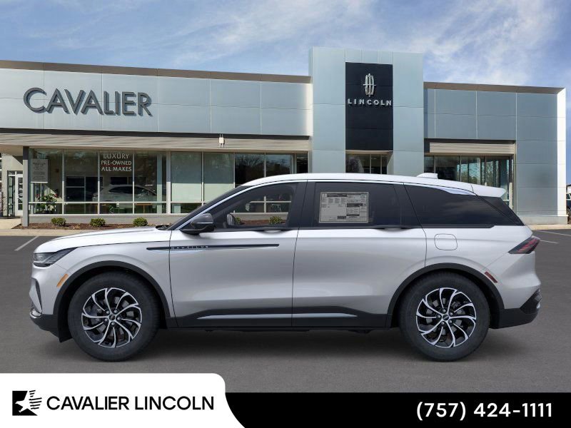 Used 2026 Lincoln Nautilus Premier image 3