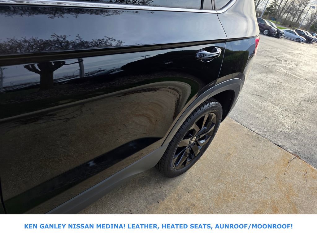 Used 2024 Volkswagen Taos SE image 13