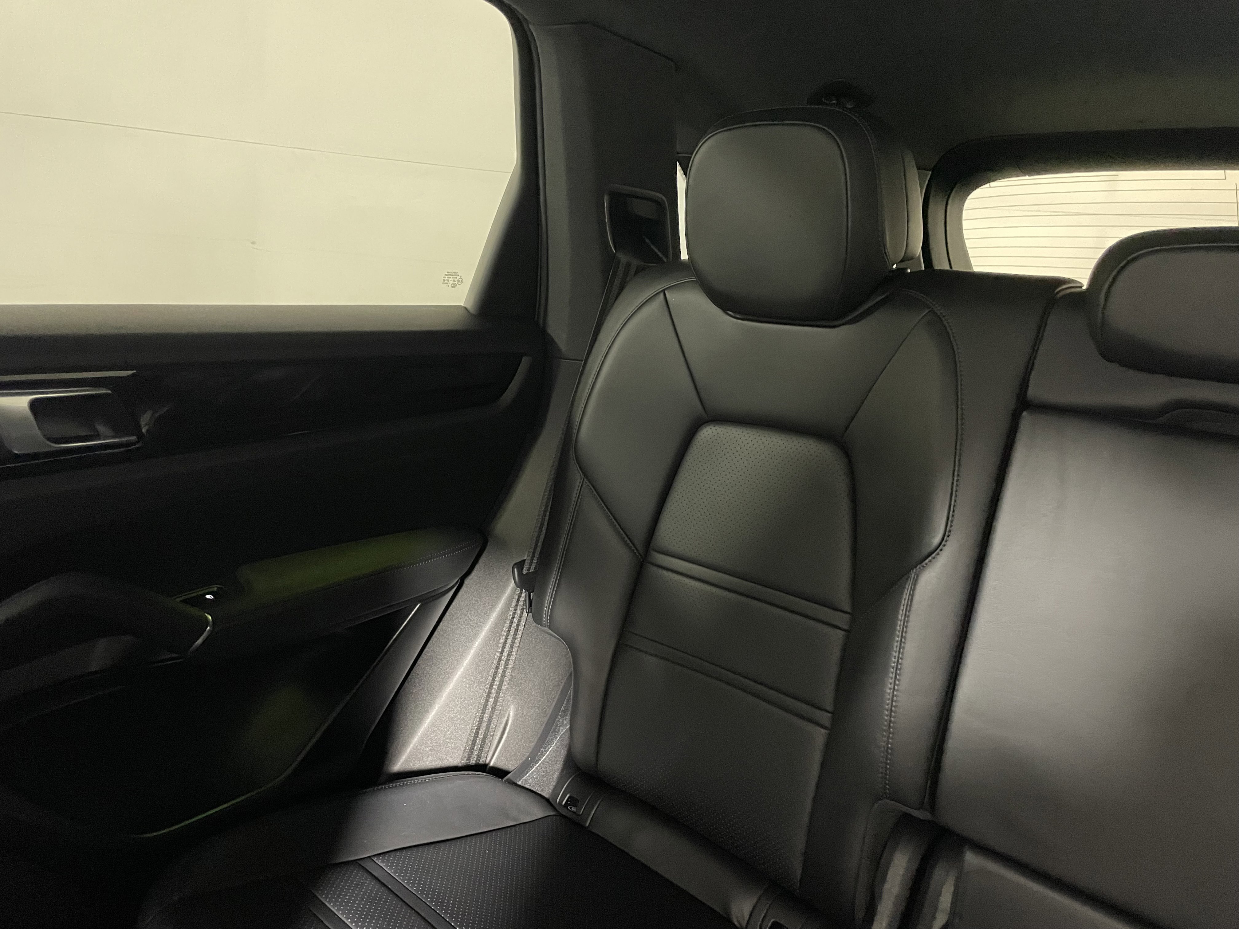 Used 2021 Porsche Cayenne S image 15