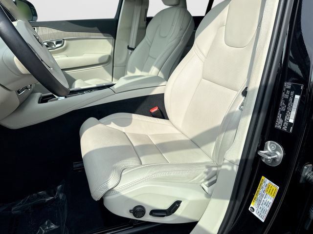 Certified 2024 Volvo XC90 B6 Ultimate w/ Lounge Package AWD/4WD image 18