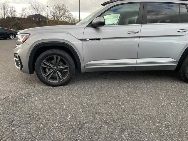 Used 2021 Volkswagen Atlas SE w/ Panoramic Sunroof Package image 2
