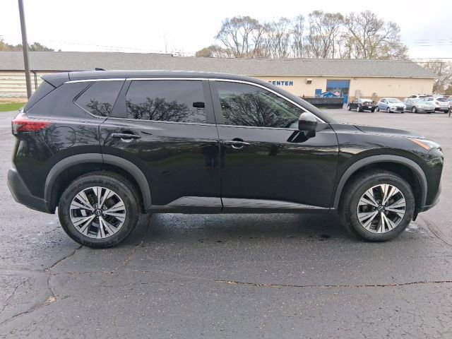 Used 2023 Nissan Rogue SV image 6