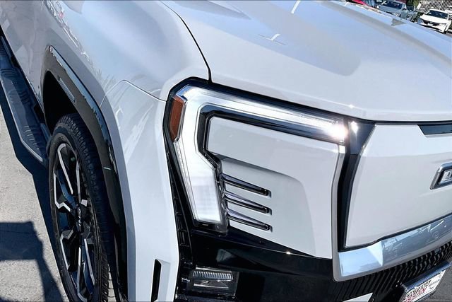Used 2025 GMC Sierra EV Denali image 32
