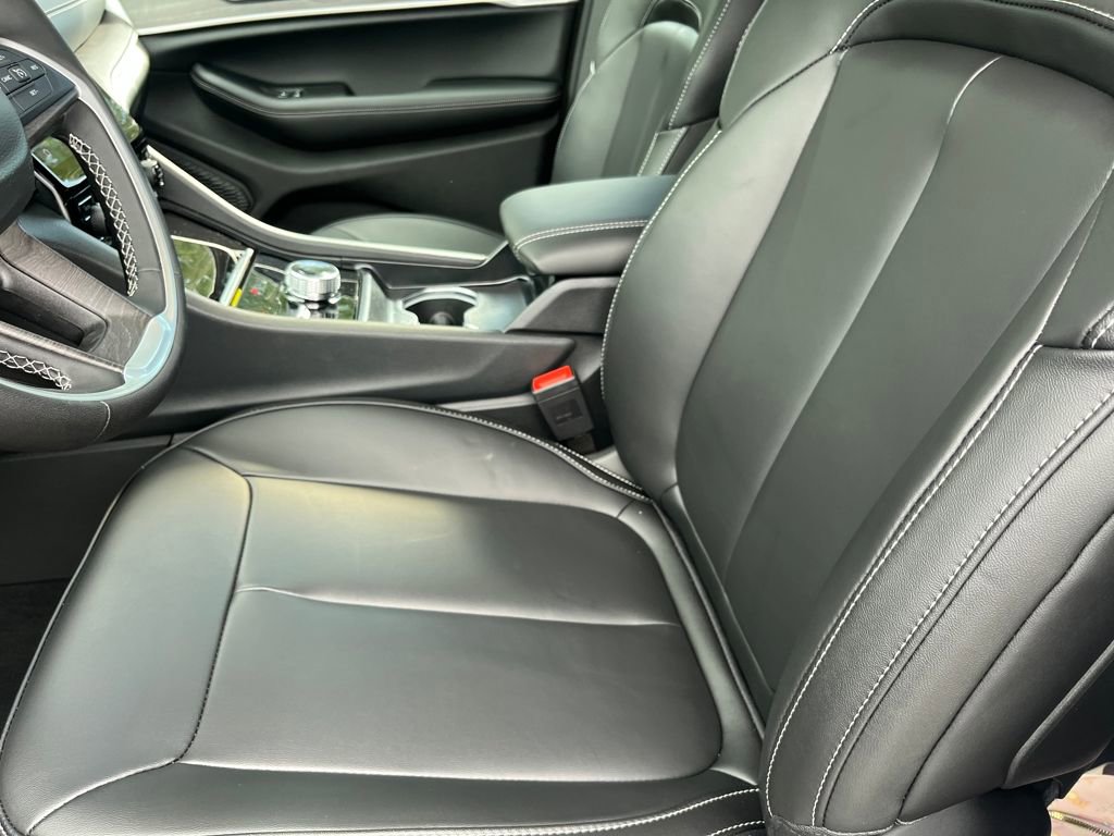 New 2025 Jeep Grand Cherokee Limited w/ Trailer Tow Package image 15