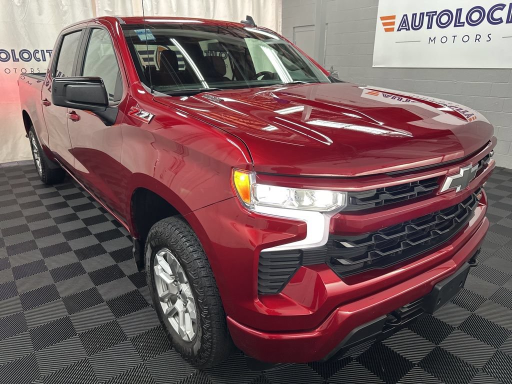 Used 2025 Chevrolet Silverado 1500 RST w/ Z71 Off-Road Package AWD/4WD image 3