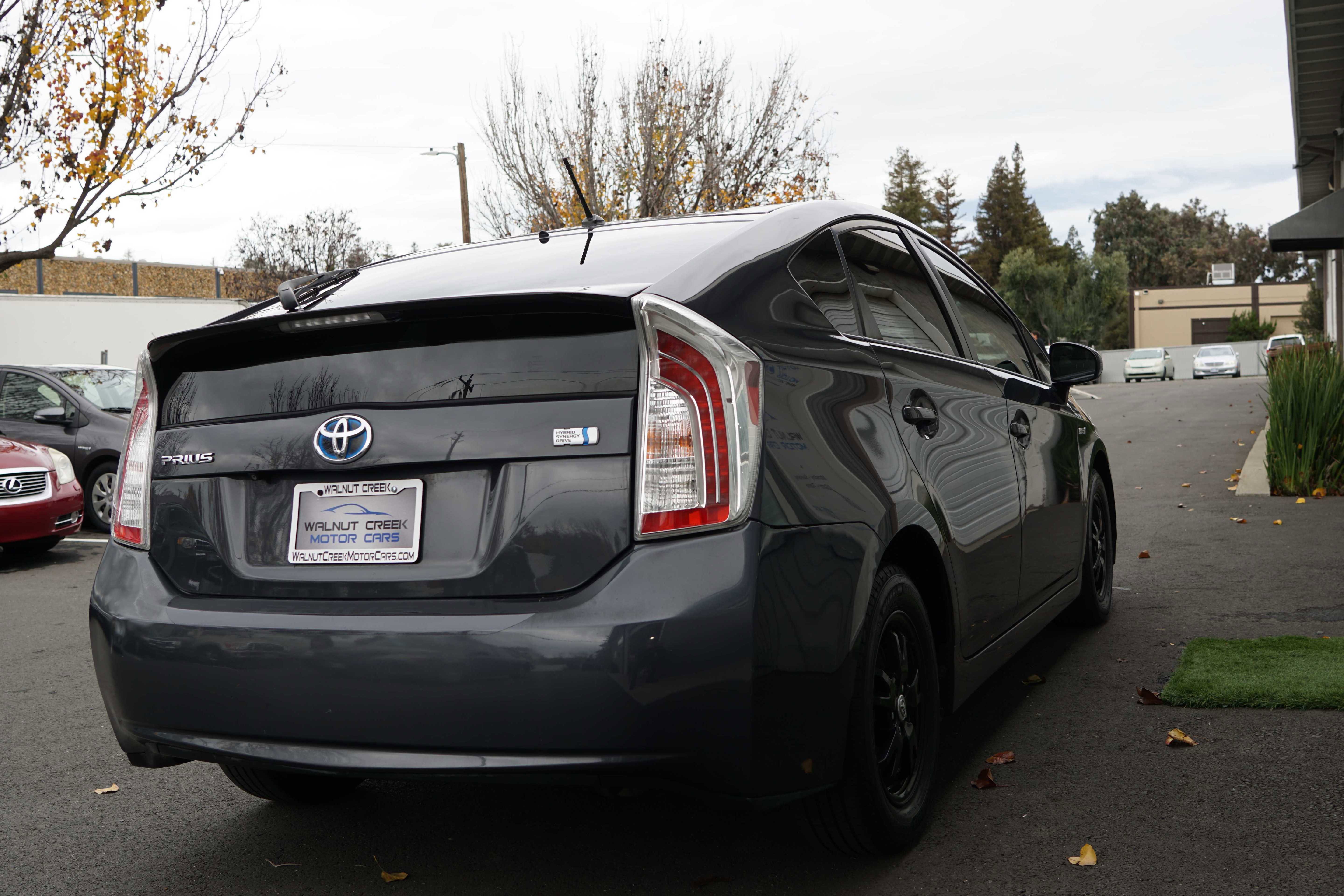 Used 2015 Toyota Prius Two image 11