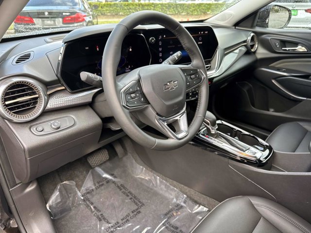 Used 2025 Chevrolet Trax ACTIV w/ Sunroof Package image 19