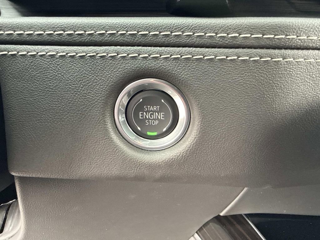 New 2026 Cadillac Escalade Luxury w/ LPO, Floor Liner Package image 28