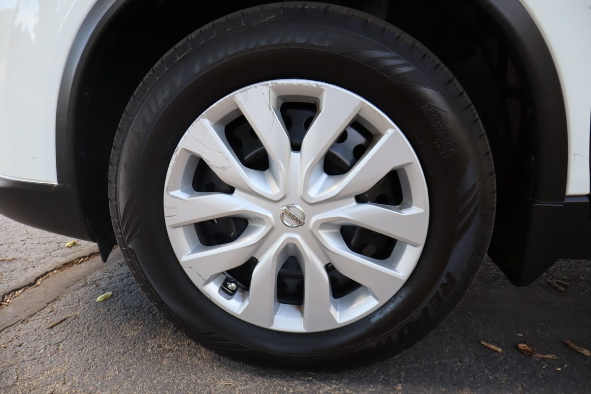 Used 2015 Nissan Rogue S AWD/4WD image 41