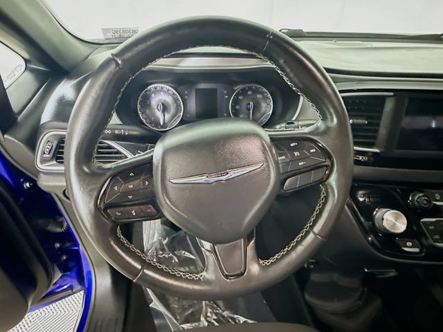 Used 2020 Chrysler Pacifica Touring w/ S Appearance Package FWD image 11
